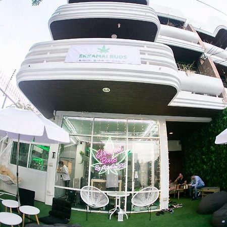420 Hostel - Ekkamai Buds & Beds Bangkok Bagian luar foto