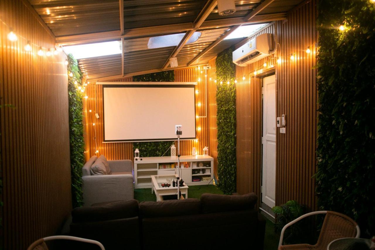 420 Hostel - Ekkamai Buds & Beds Bangkok Bagian luar foto
