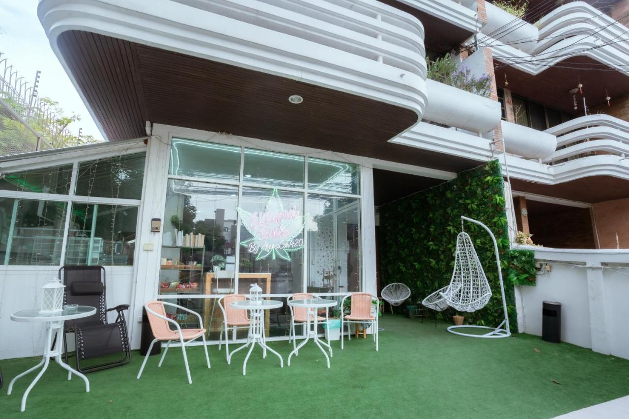 420 Hostel - Ekkamai Buds & Beds Bangkok Bagian luar foto