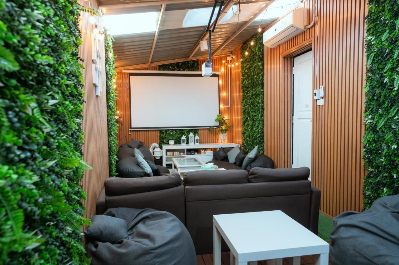 420 Hostel - Ekkamai Buds & Beds Bangkok Bagian luar foto