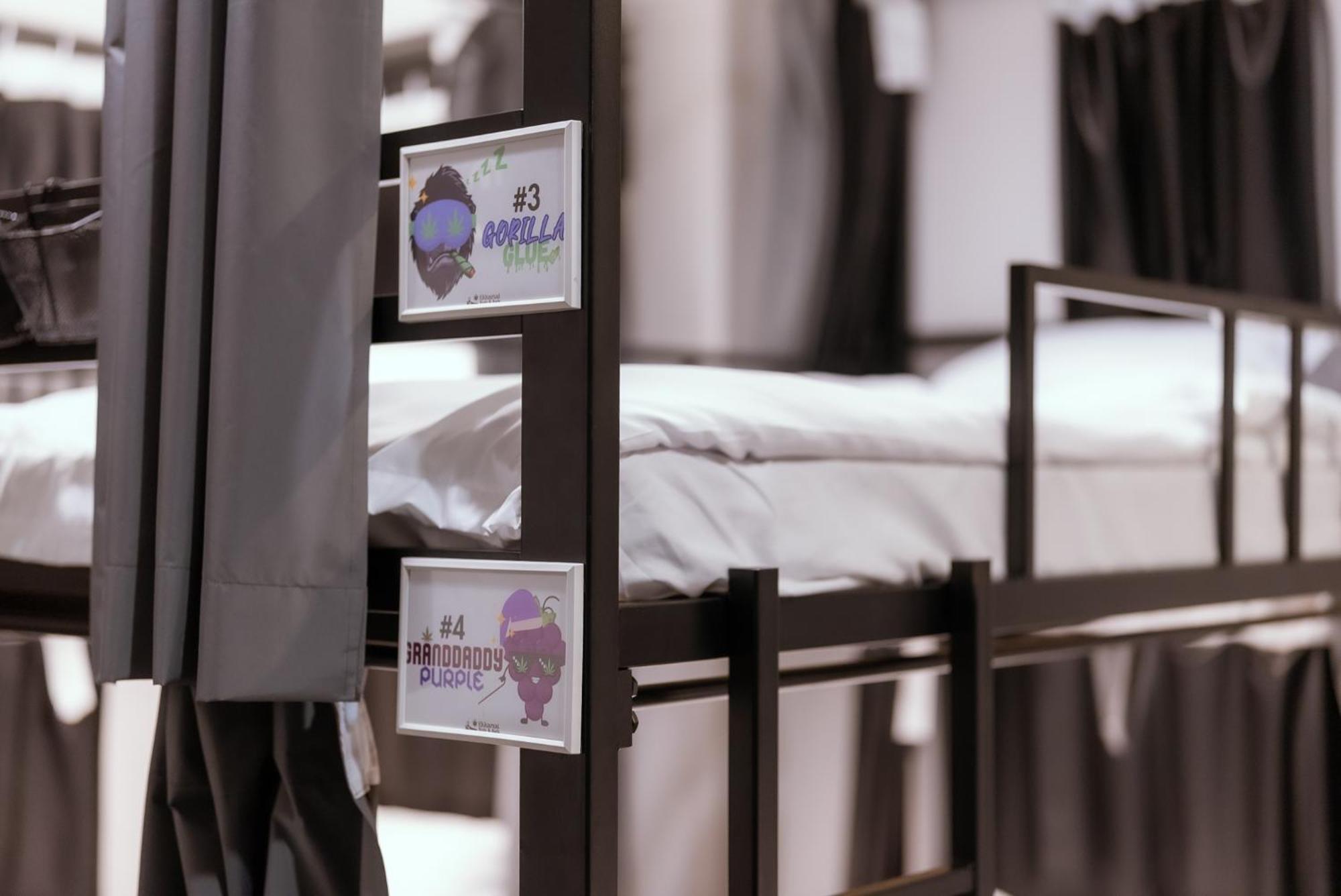420 Hostel - Ekkamai Buds & Beds Bangkok Bagian luar foto