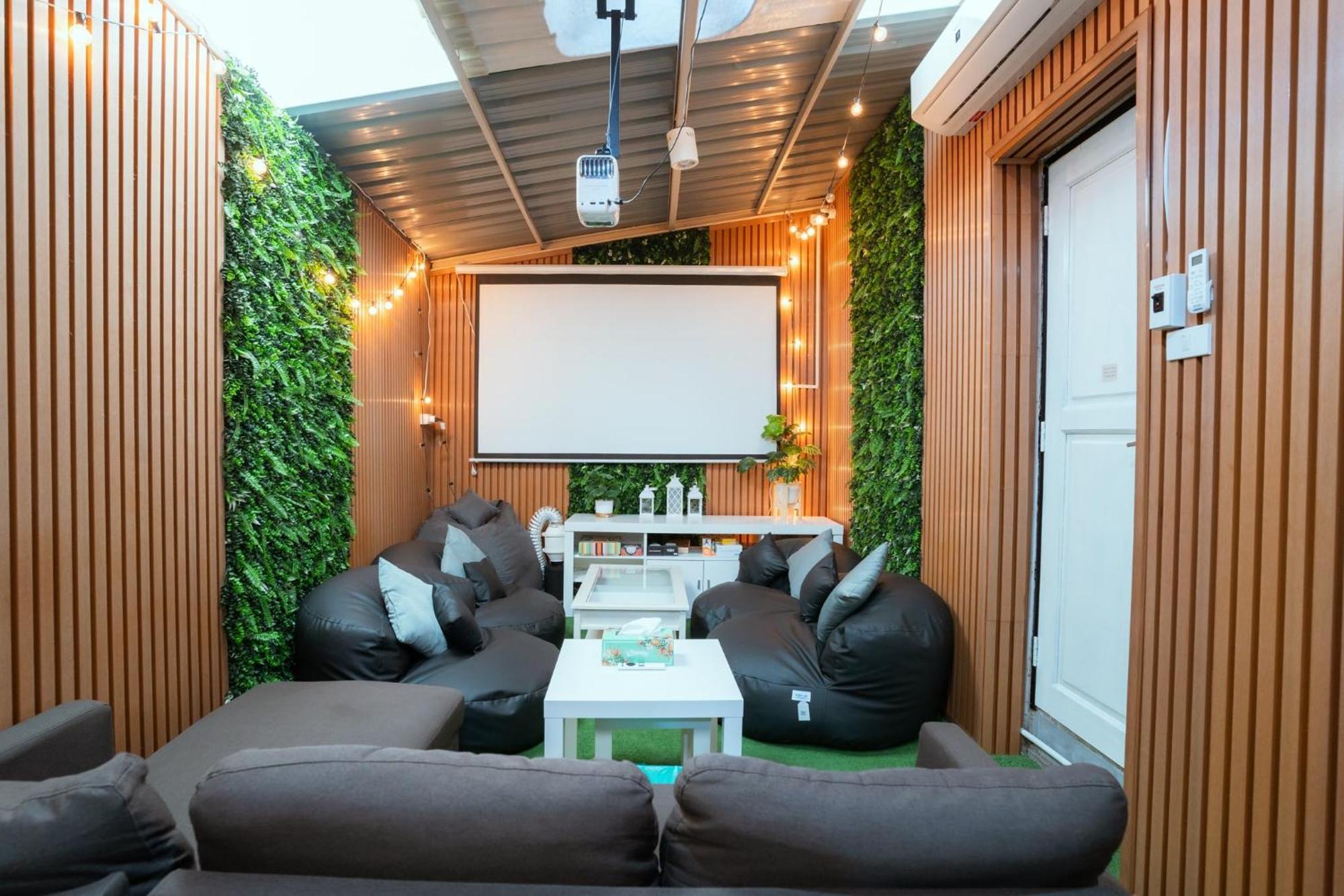 420 Hostel - Ekkamai Buds & Beds Bangkok Bagian luar foto